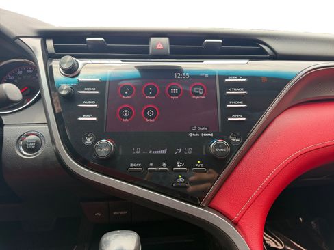 Used 2020 Toyota Camry XSE w/ Blackout Package FWD image 11