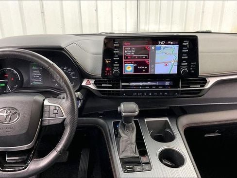Used 2021 Toyota Sienna XSE w/ XSE Plus Package AWD/4WD image 6