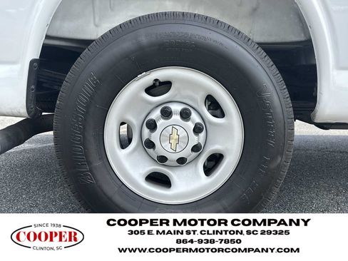 Used 2025 Chevrolet Express 3500 LS RWD image 19