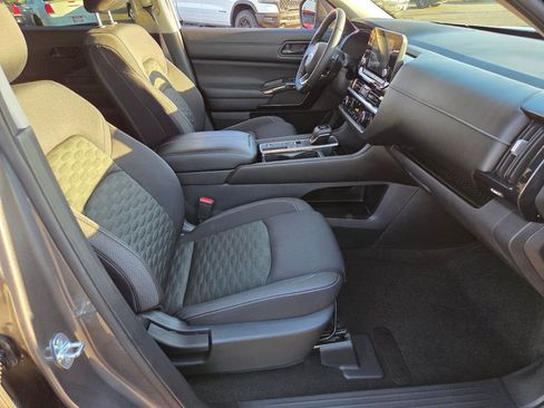 Used 2023 Nissan Pathfinder SV FWD image 20