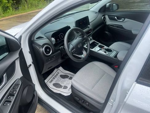 Used 2023 Hyundai Kona SE w/ Cargo Package FWD image 10