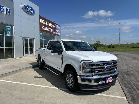 Used 2024 Ford F250 Lariat w/ FX4 Off-Road Package AWD/4WD image 8