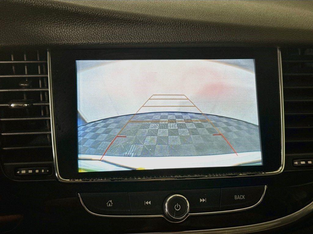 Used 2020 Buick Encore Preferred FWD image 18