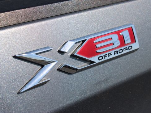 Used 2019 GMC Sierra 1500 SLT AWD/4WD image 32