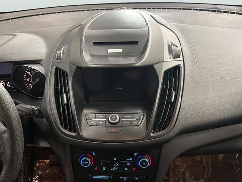 Used 2017 Ford Escape SE w/ Equipment Group 201A FWD image 18