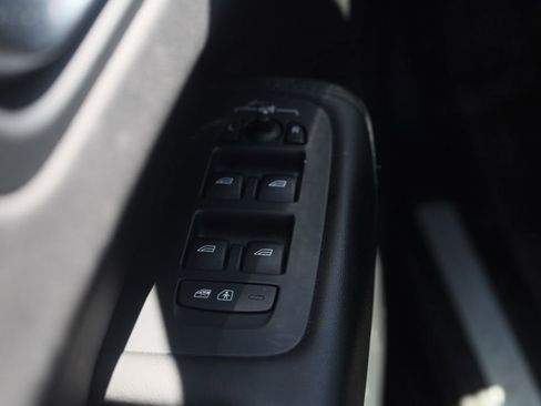 Used 2024 Volvo XC60 B5 Plus w/ Protection Package Premier AWD/4WD image 22
