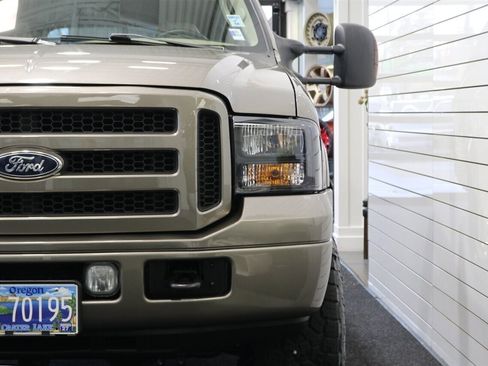 Used 2005 Ford Excursion Limited image 42
