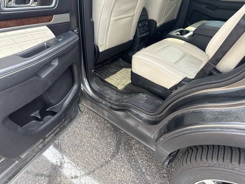 Used 2016 Ford Explorer Platinum AWD/4WD image 20