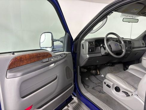 Used 2003 Ford F350 Lariat image 12