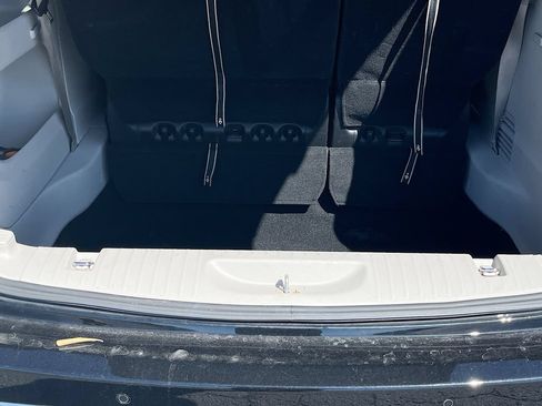 Used 2024 Chrysler Pacifica Touring-L FWD image 24