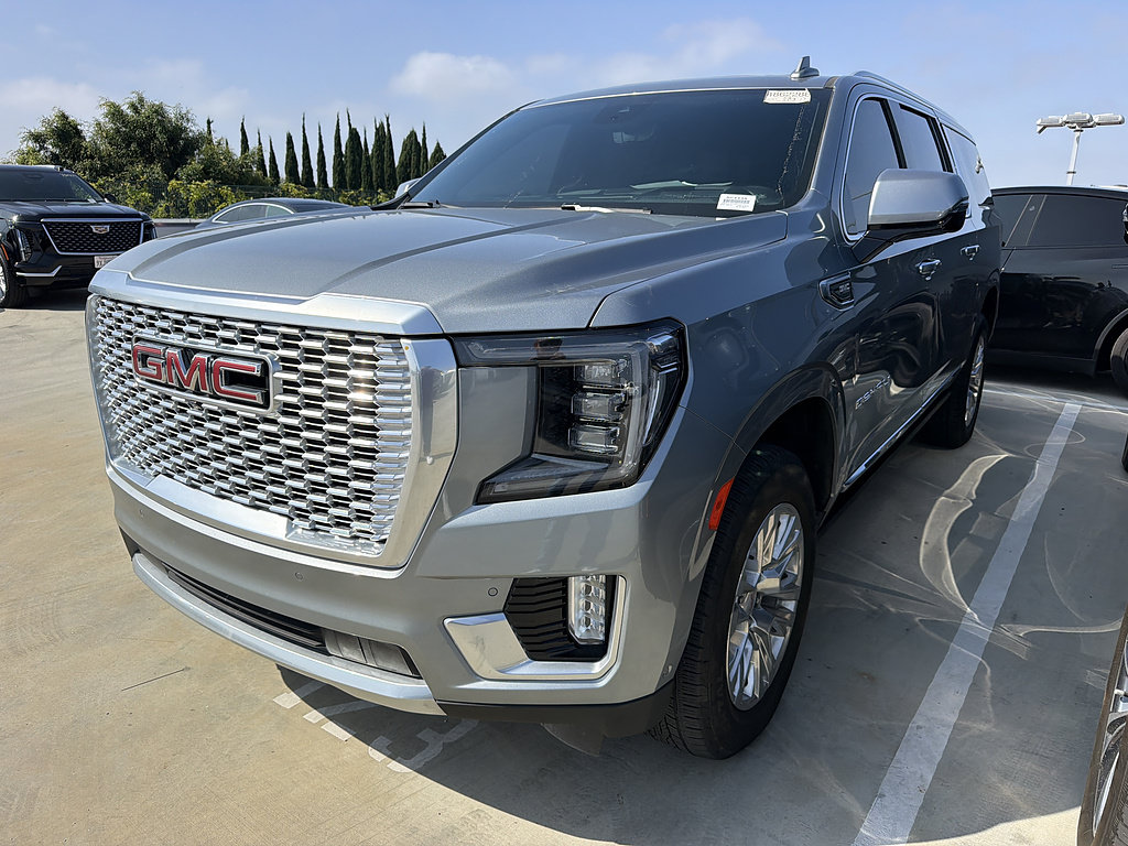 Used 2024 GMC Yukon XL Denali w/ Advanced Technology Package AWD/4WD image 2