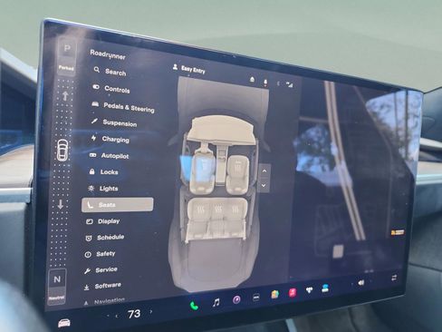 Used 2022 Tesla Model S image 29