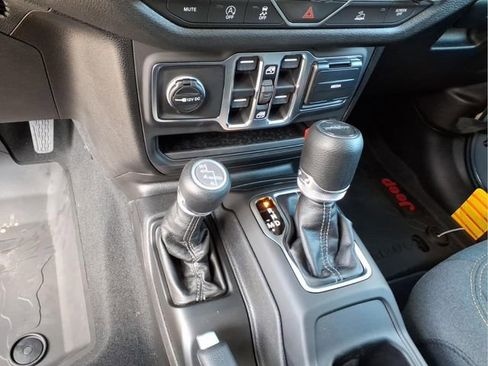 New 2026 Jeep Gladiator Sport image 18