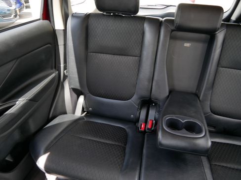 Used 2015 Mitsubishi Outlander SE FWD image 12
