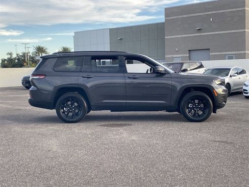 Used 2024 Jeep Grand Cherokee L Altitude image 26
