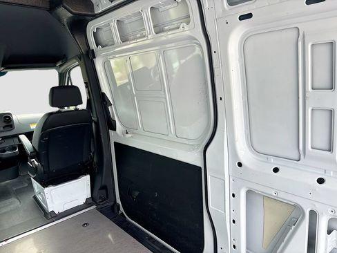 Used 2024 Mercedes-Benz Sprinter 2500 image 16