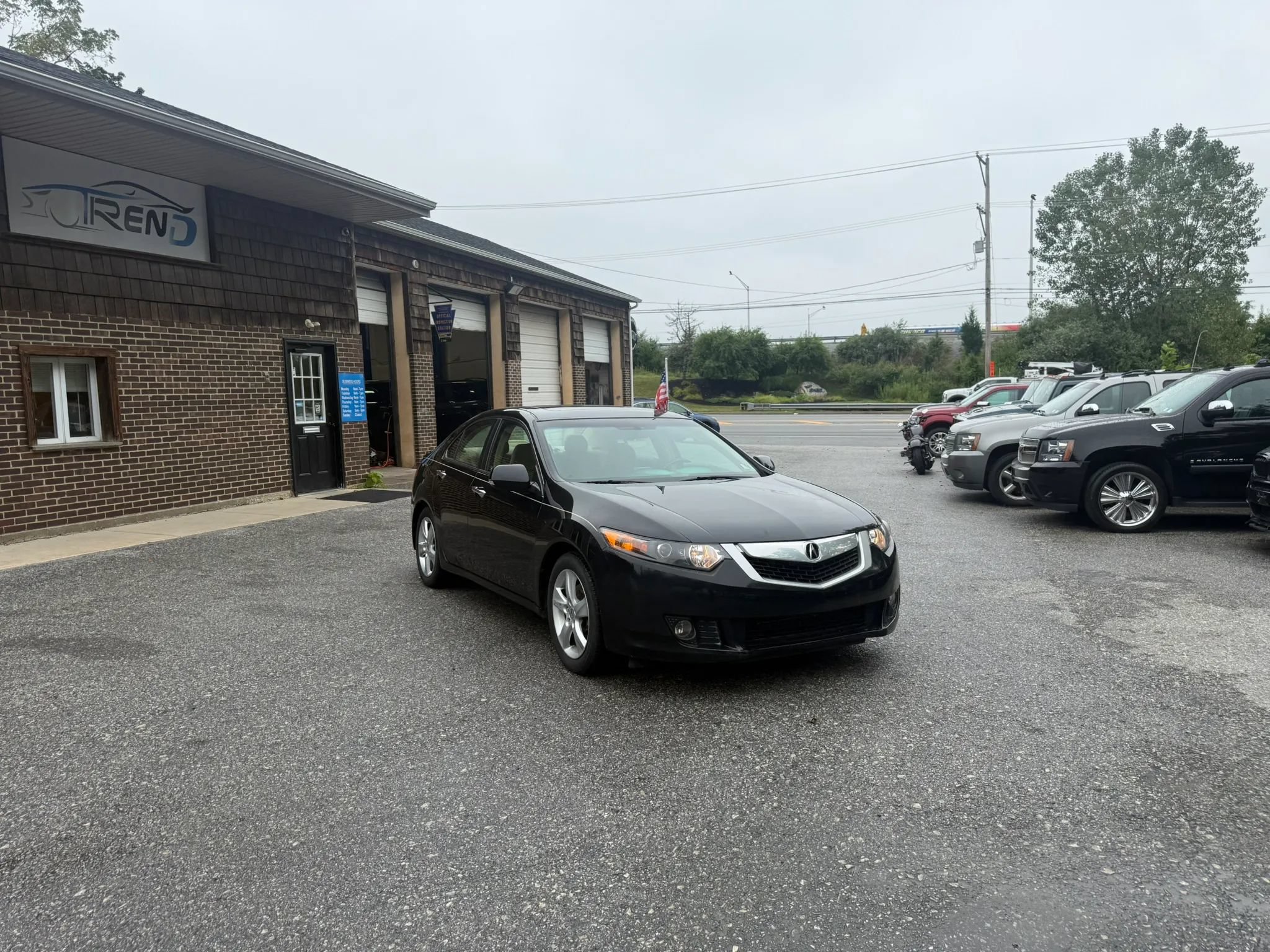 Used 2010 Acura TSX Sedan FWD image 2