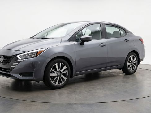 Used 2025 Nissan Versa SV FWD image 3