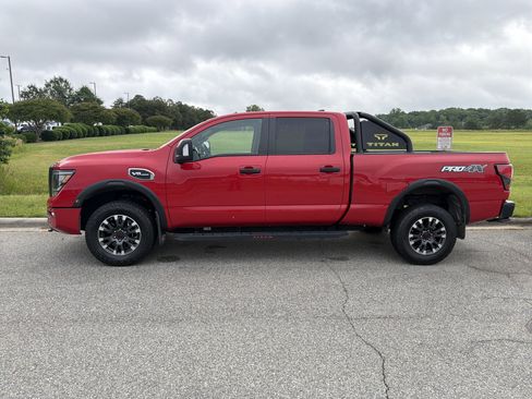 Used 2023 Nissan Titan PRO-4X w/ Pro-4x Convenience Package AWD/4WD image 7