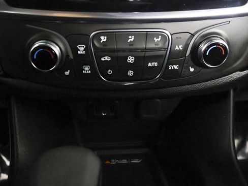 Used 2023 Chevrolet Traverse LT w/ Rear Camera Mirror Package AWD/4WD image 51