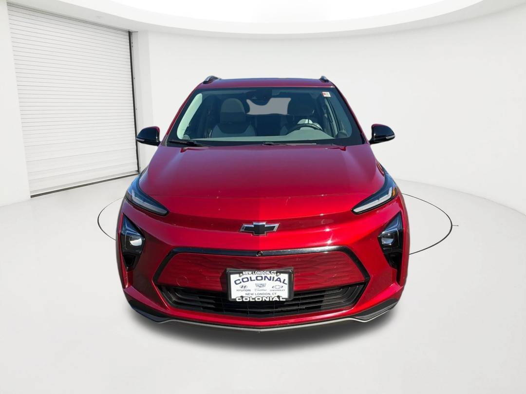 Used 2023 Chevrolet Bolt EUV Premier w/ Sun & Sound Package FWD image 2