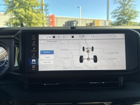 Certified 2025 Jeep Gladiator Rubicon w/ Convenience Group image 24