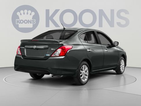 Used 2016 Nissan Versa SV w/ SV Tech Package FWD image 2