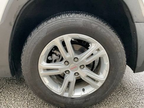 Used 2021 GMC Terrain SLE FWD image 9