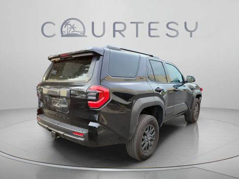 Used 2025 Toyota 4Runner SR5 AWD/4WD image 12