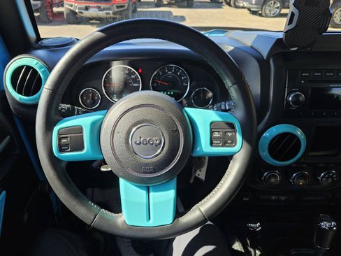 Used 2018 Jeep Wrangler Sport AWD/4WD image 8