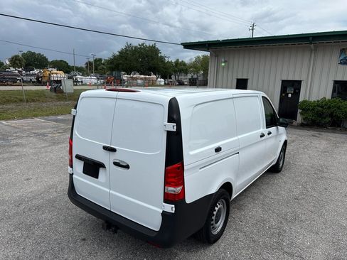 Used 2023 Mercedes-Benz Metris image 5