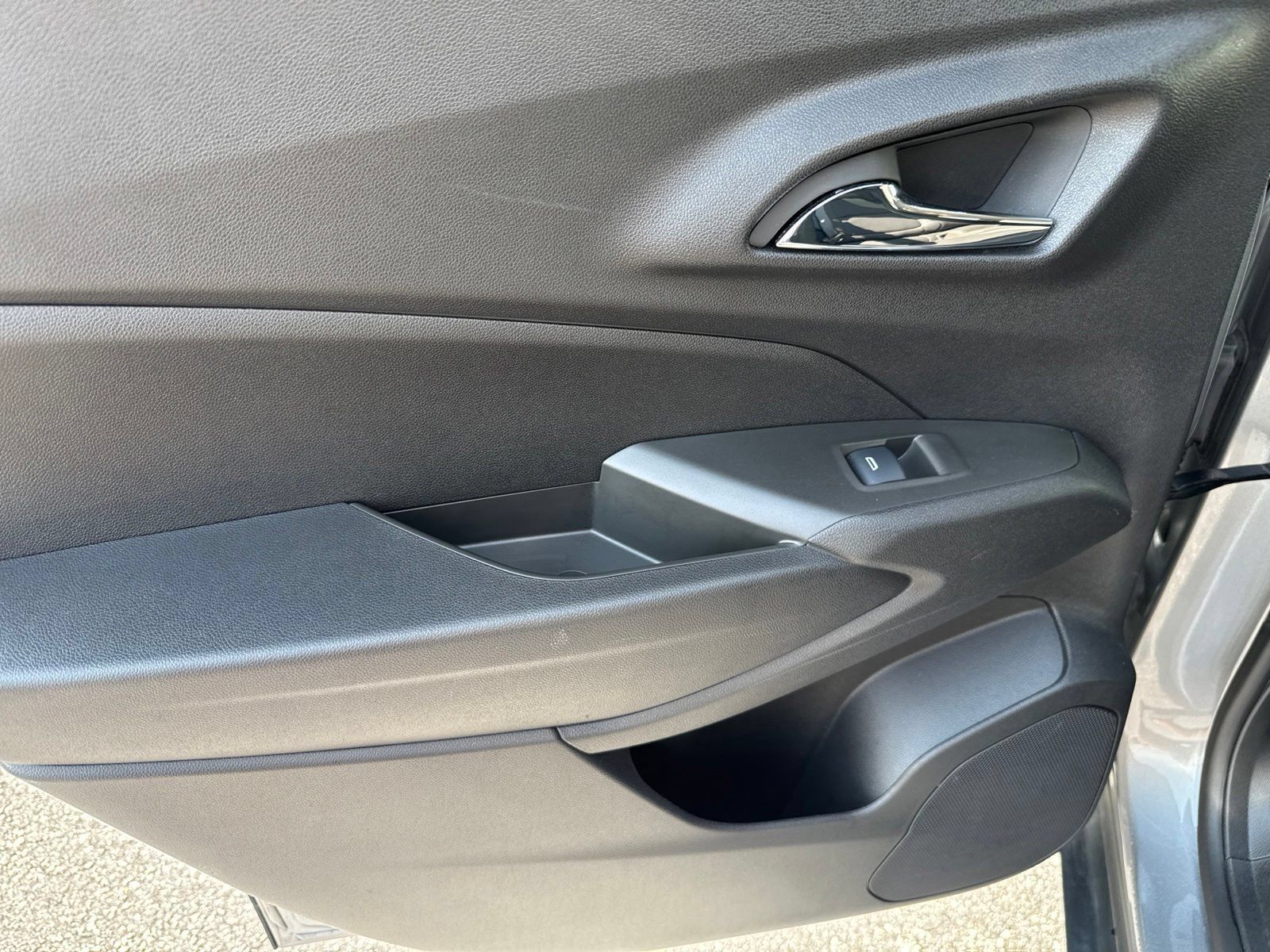 Used 2024 Chevrolet Trax ACTIV w/ Sunroof Package FWD image 12