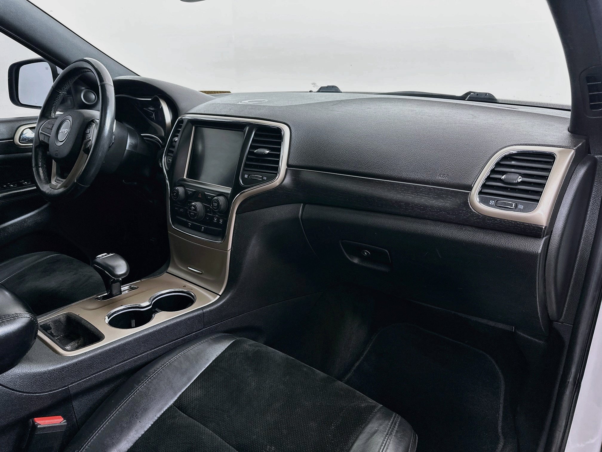 Used 2014 Jeep Grand Cherokee Altitude AWD/4WD image 29
