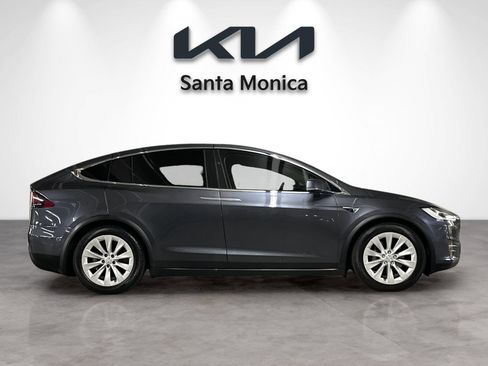 Used 2017 Tesla Model X 75D image 6