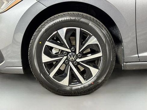 Certified 2025 Volkswagen Jetta S FWD image 32