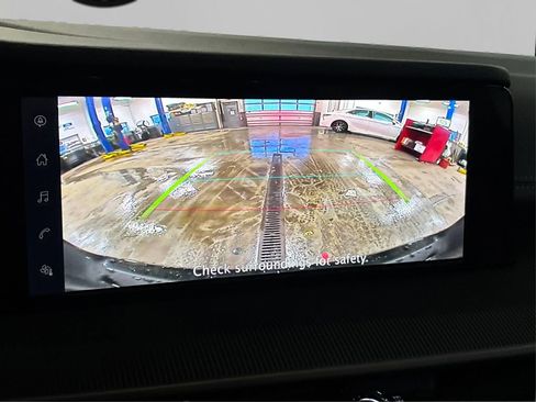 Certified 2025 Nissan Murano SV image 33