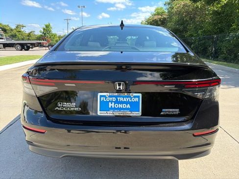 Used 2023 Honda Accord Sport image 4