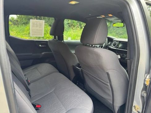 Used 2019 Toyota Tacoma TRD Off-Road AWD/4WD image 16