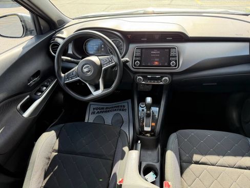 Used 2020 Nissan Kicks SV FWD image 12