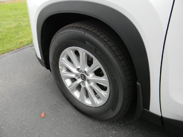 New 2026 Toyota Grand Highlander XLE FWD image 8