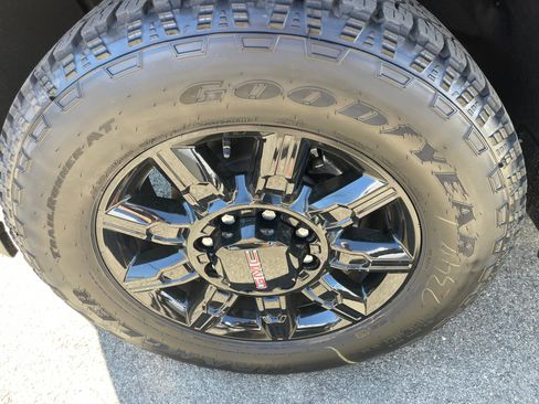 New 2026 GMC Sierra 2500 AT4 w/ Technology Package image 19