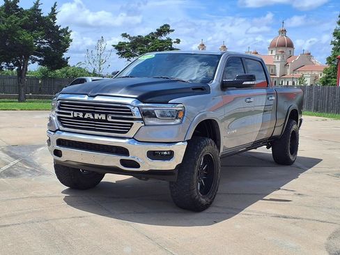 Used 2019 RAM 1500 Laramie AWD/4WD image 16