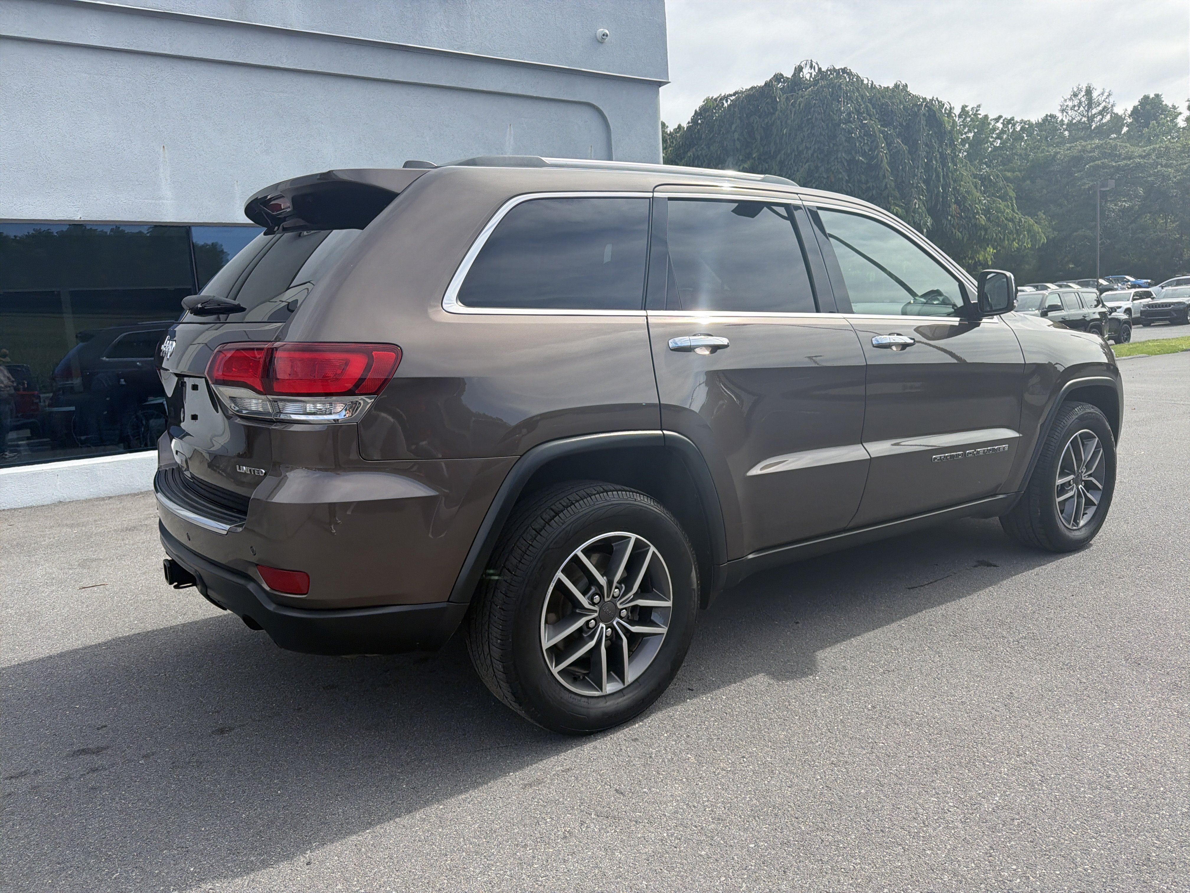 Used 2020 Jeep Grand Cherokee Limited w/ Trailer Tow Group IV AWD/4WD image 3