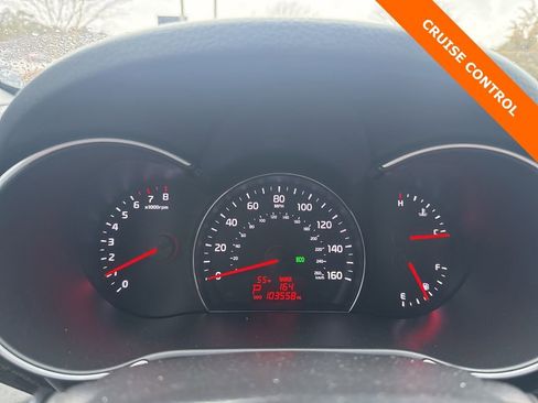 Used 2014 Kia Sorento LX image 9