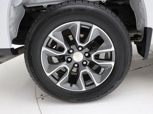 Used 2024 Chevrolet Silverado 1500 LT image 7