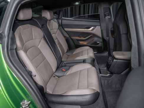 Used 2023 Porsche Taycan image 12