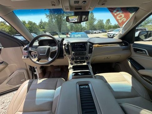 Used 2017 GMC Yukon Denali w/ Open Road Package AWD/4WD image 19