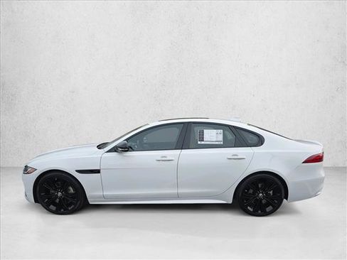 Certified 2024 Jaguar XF R-Dynamic SE image 8