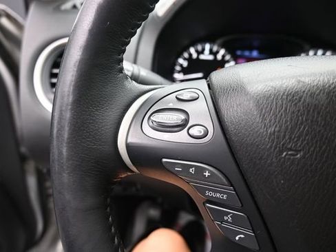 Used 2018 Nissan Pathfinder SL AWD/4WD image 21