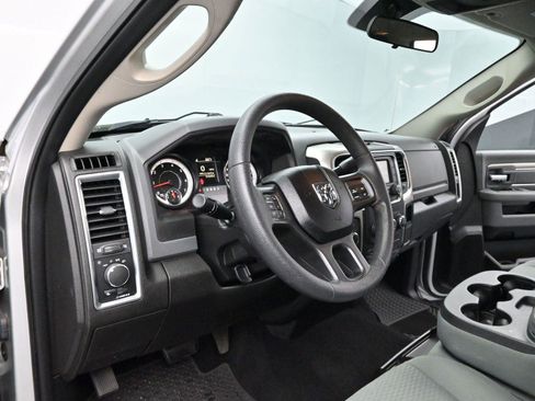 Used 2018 RAM 2500 SLT AWD/4WD image 12